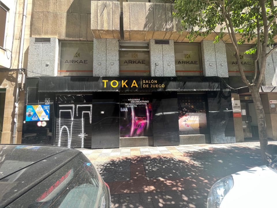 Casa de apuestas TOKA. Gran Vía de San Marcos 12. 2017